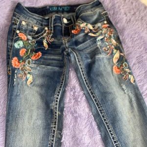 Grace jeans flower embroidery size 24 nwot